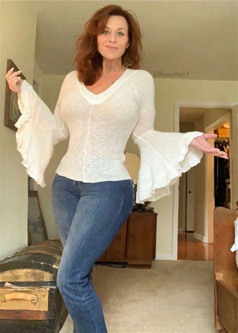 mature porhub|Hairy Mature Amateur MILF Showing Her Big Hairy Pussy.